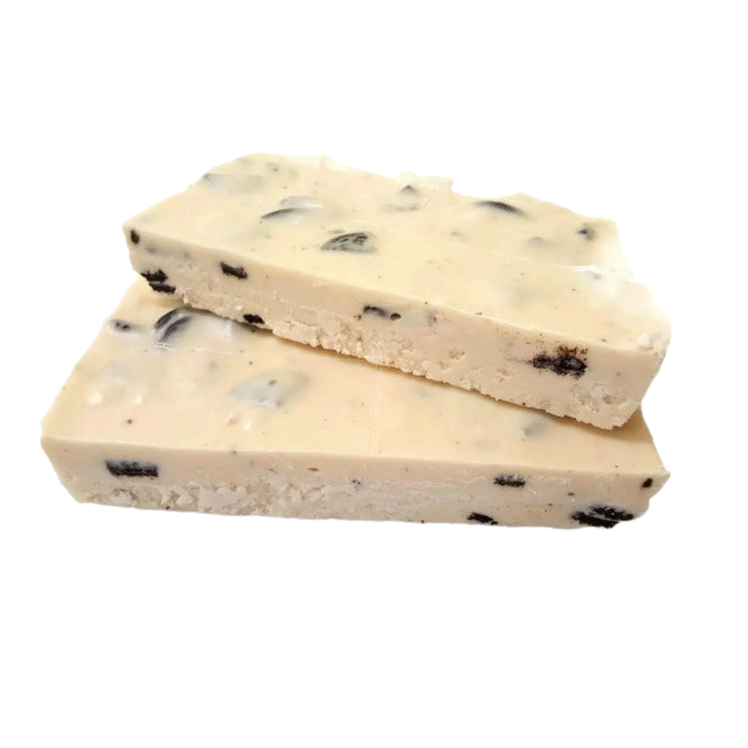 Cookies and Cream slab, vanilla fudge, cookie fudge, real Oreo cookies, chocolate Oreo cookies, creamy fudge, hand made fudge, premium fudge, best fudge in Canada, made in Alberta, Edmonton fudge, Phil’s Fudge Factory
